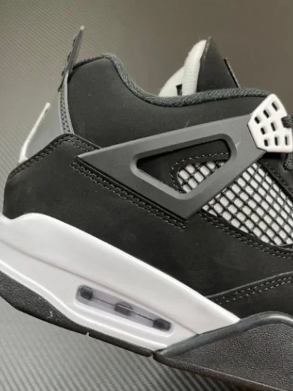 Air Jordan 4 Retro White Thunder